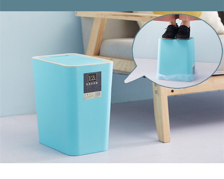 Hello Kitty Cartoon Lid Rolling And Pressing Type Plastic Trash Bin Hello Kitty Cartoon Lid Rolling And Pressing Type Plastic Trash Bin