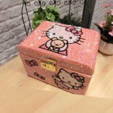 Multi-layer Hello Kitty diamond jewelry box lock multi-functional lovely bling princess Korean wooden jewelry storage organizer Multi-layer Hello Kitty diamond jewelry box lock multi-functional lovely bling princess Korean wooden jewelry storage organizer