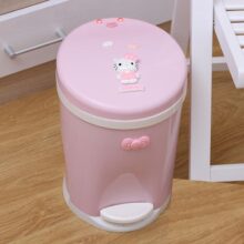 Cute Hello Kitty Pedal Garbage Cans with Lid Office Trash Can Kitchen Garbage Bin Garbage Cans Plastic Bathroom Trash Can Car Cute Hello Kitty Pedal Garbage Cans with Lid Office Trash Can Kitchen Garbage Bin Garbage Cans Plastic Bathroom Trash Can Car