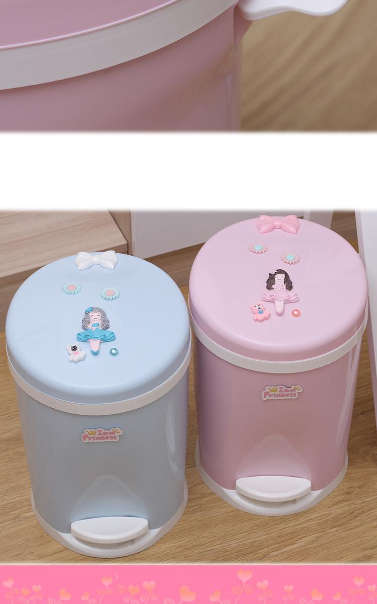 Cartoon Hello Kitty Pedal Trash Can