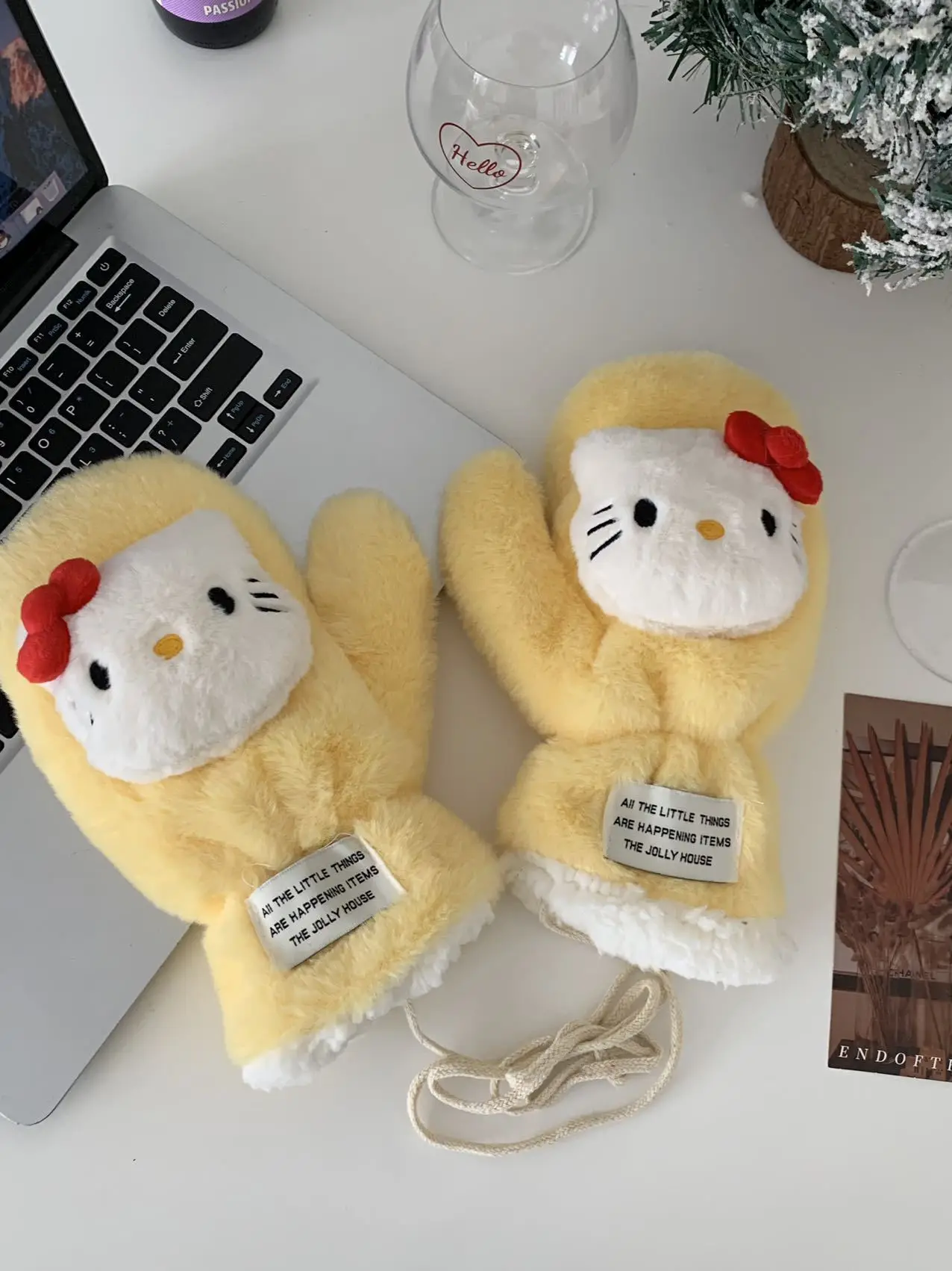 Kawaii Sanrio Hello Kitty Warm Plush Gloves