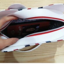 Hello Kitty British Retro Style White Stripes Shoulder Bag Hello Kitty British Retro Style White Stripes Shoulder Bag