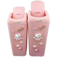 Hello Kitty Cartoon Lid Rolling And Pressing Type Plastic Trash Bin Hello Kitty Cartoon Lid Rolling And Pressing Type Plastic Trash Bin