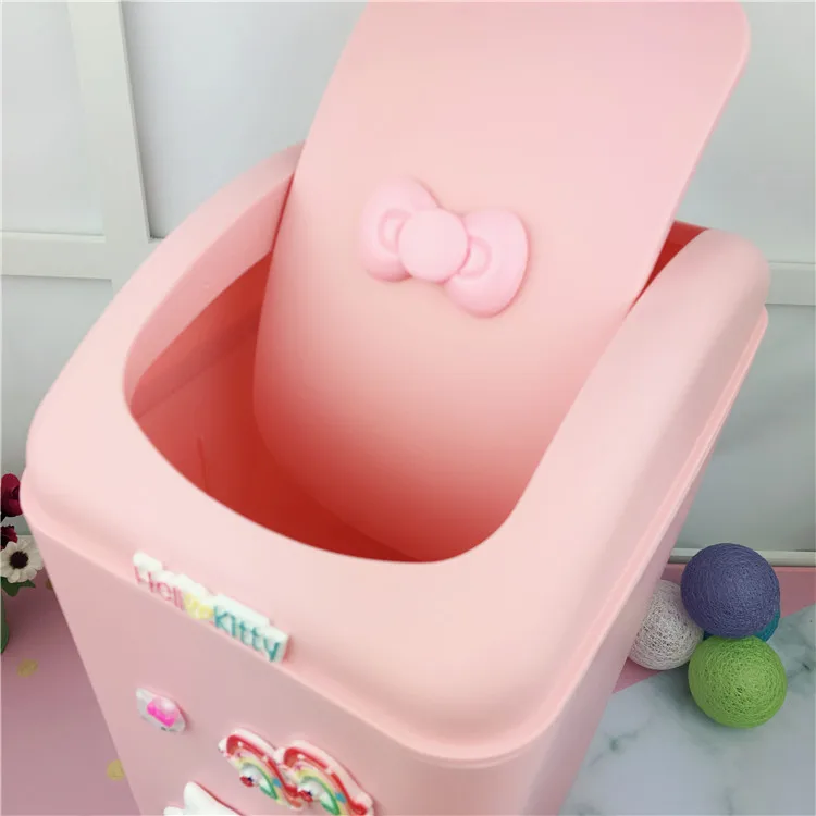 Hello Kitty Cartoon Lid Rolling And Pressing Type Plastic Trash Bin Hello Kitty Cartoon Lid Rolling And Pressing Type Plastic Trash Bin