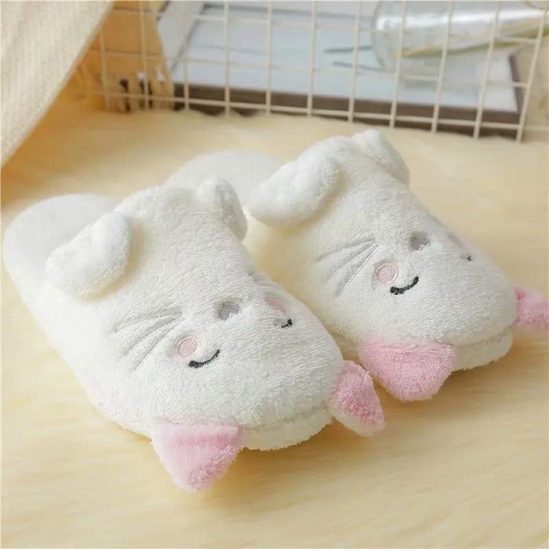 White Cat Cartoon Plush Animal Slippers White Cat Cartoon Plush Animal Slippers