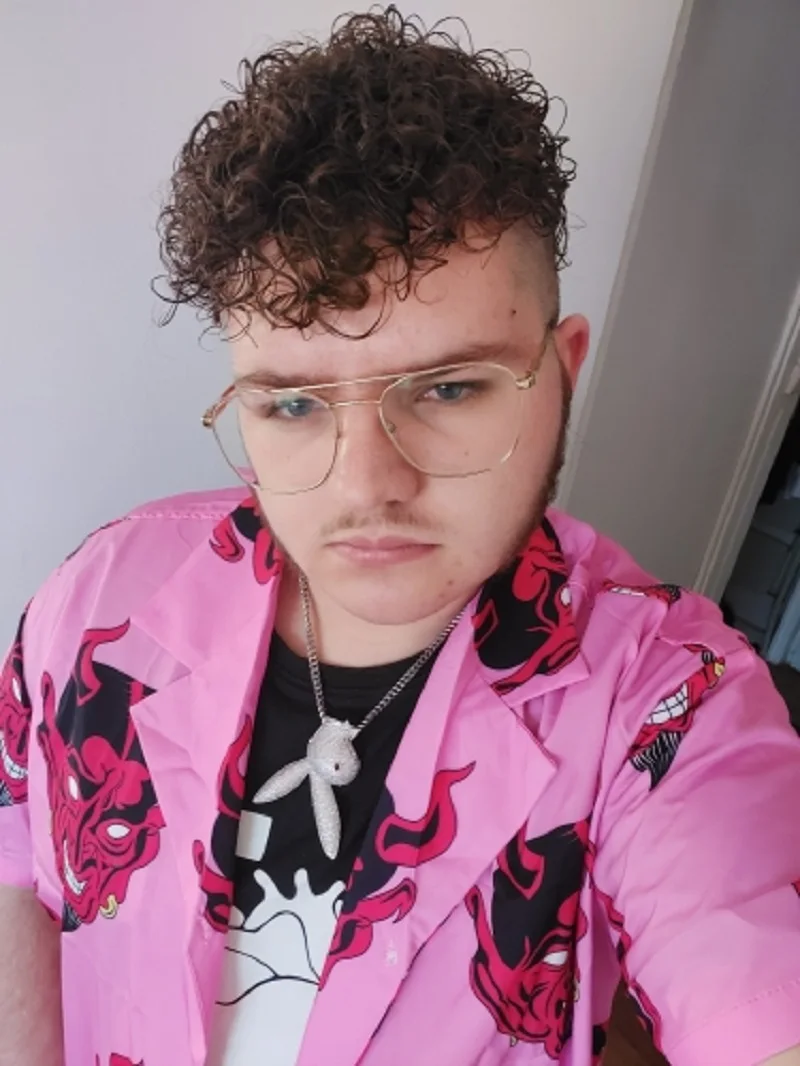 Evil Blouse Pink Loose Collared Bluzka Gothic T-Shirt