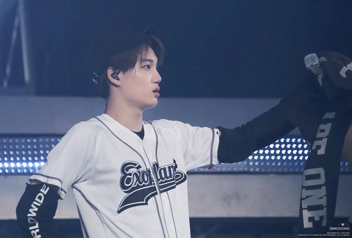 Exo Planet 3 Exo or Dium Baekhyun In Seoul K-Pop T-Shirt Exo Planet 3 Exo or Dium Baekhyun In Seoul K-Pop T-Shirt