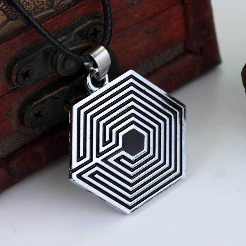 KPOP Star EXO Logo Maze Unisex Necklace KPOP Star EXO Logo Maze Unisex Necklace